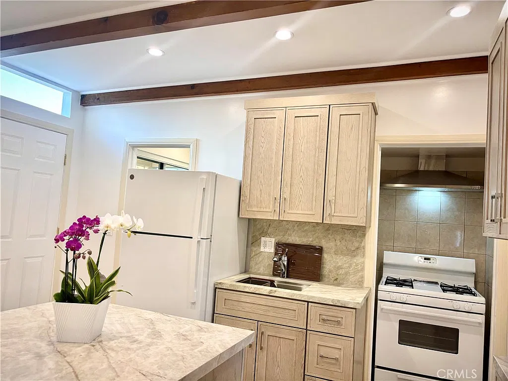 1 bed, 570 sqft, $1,850 — Photo 4
