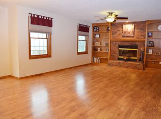 1010 Old Farm Rd, Bloomington, IL 61704