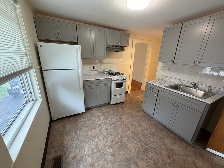 56 Winthrop St #1 — Photo 3