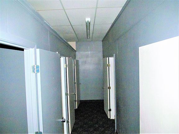 4th image of 210 N Temple Dr