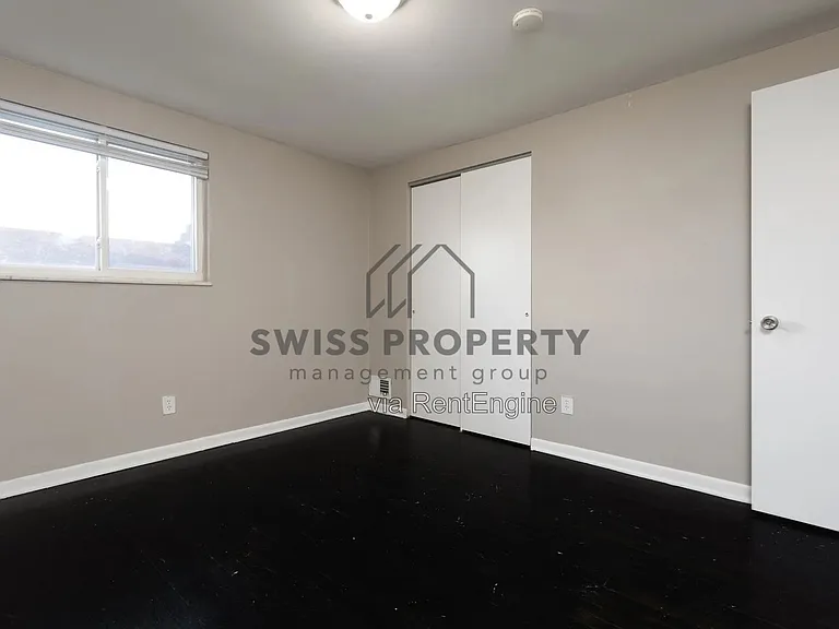 892 N Meadows Ct #E — Photo 8