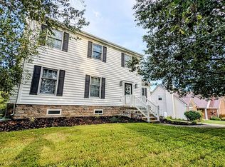 827 Oak Fairway Ct, Maysville, KY 41056