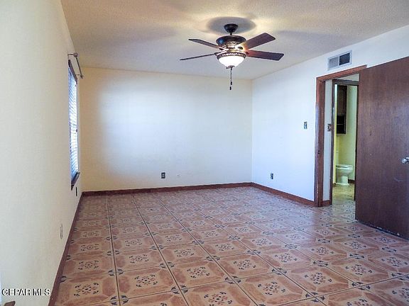4th image of 1067 Esplanada Cir