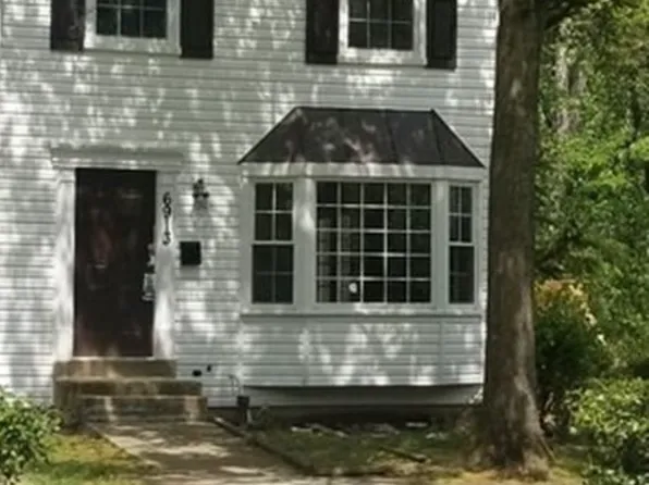 6913 Woodstream Ln, Lanham, MD 20706