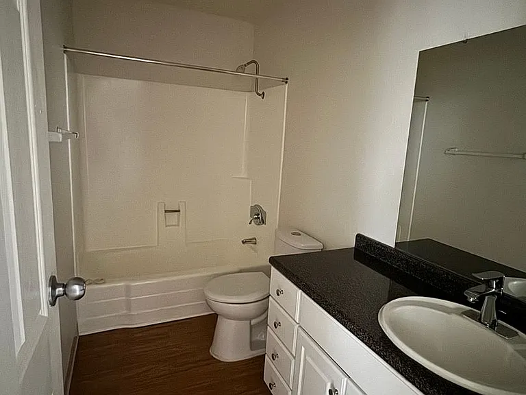 Canyon Club Apartments — Photo 25