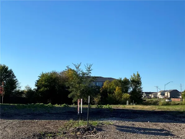104 NE 21st Cir, Grimes, IA 50111