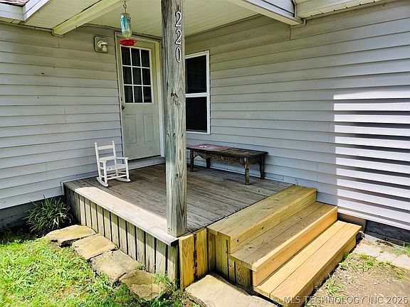 3rd image of 220 E Audd Ave