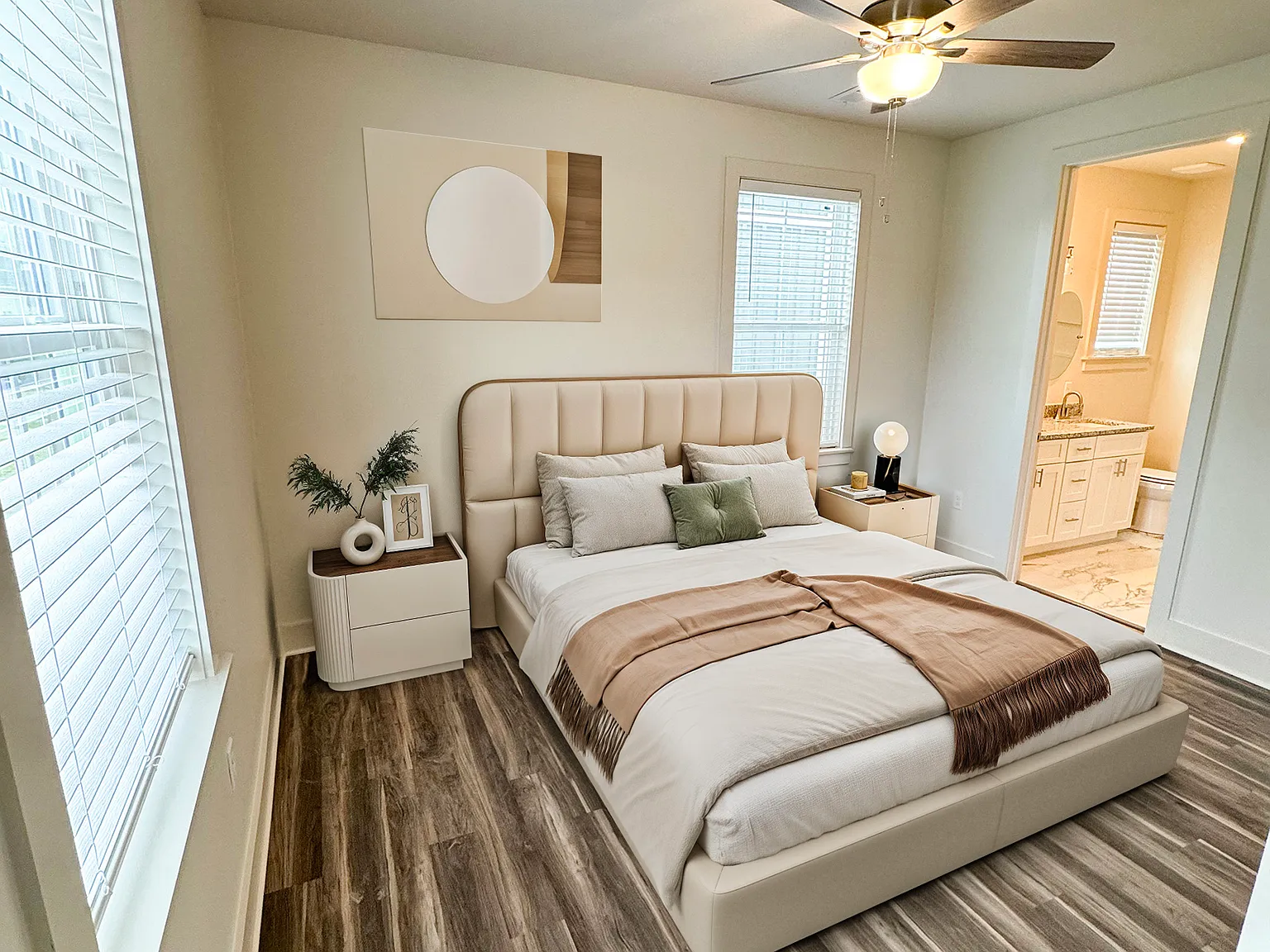 3 bed, 2.5 bath, 1577 sqft, $2,600 — Photo 4