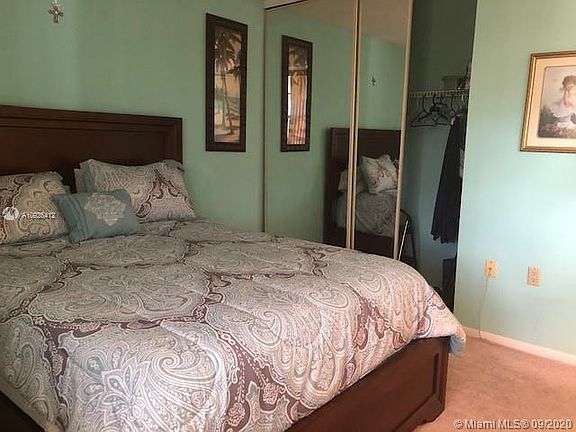 5th image of 1717 Whitehall Dr APT 403