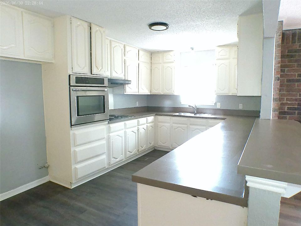 1st image of 4507 Menzer Rd