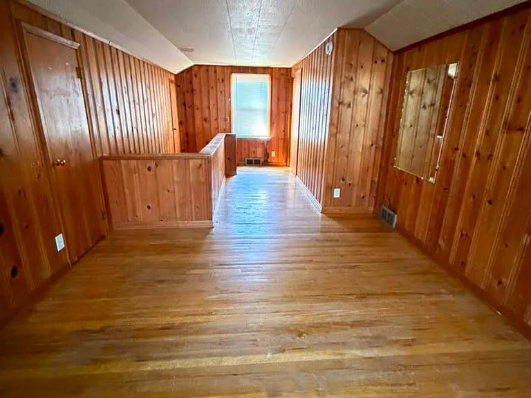 8294 Freda St — Photo 2