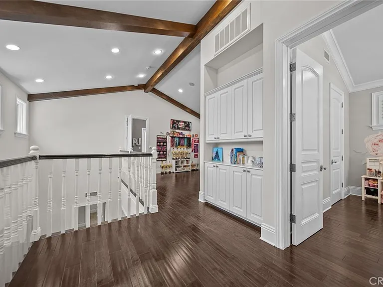 4917 Edgerton Ave — Photo 34