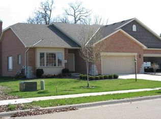 330 Garnet Dr, Morton, IL