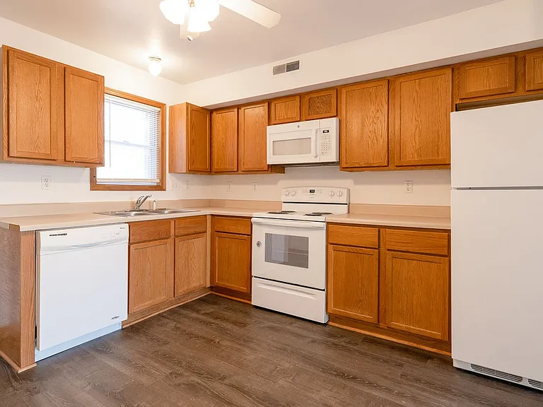 Pinnacle Heights Apartments — Photo 3