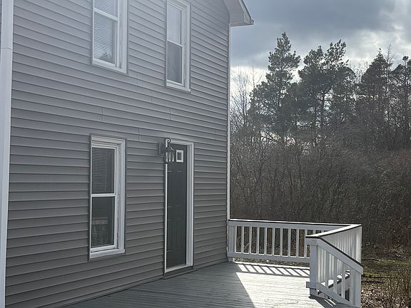 3rd image of 4567 Mapleton Rd #1