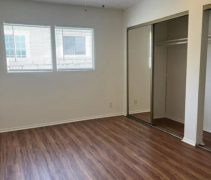 1900 Dracena Dr #1 — Photo 24