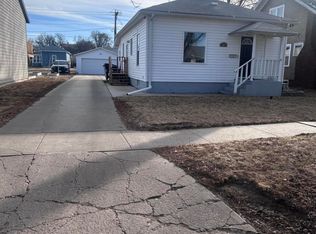 209 E 7th Ave, Mitchell, SD 57301