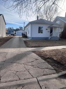 209 E 7th Ave, Mitchell, SD, 57301