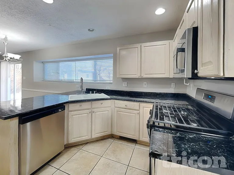 8009 Rancho Dorado Ct NW — Photo 5