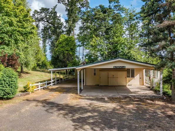 524 6th St, Scotts Mills, OR 97375