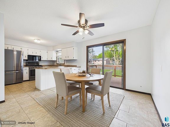 4th image of 701 S Rohl Dr