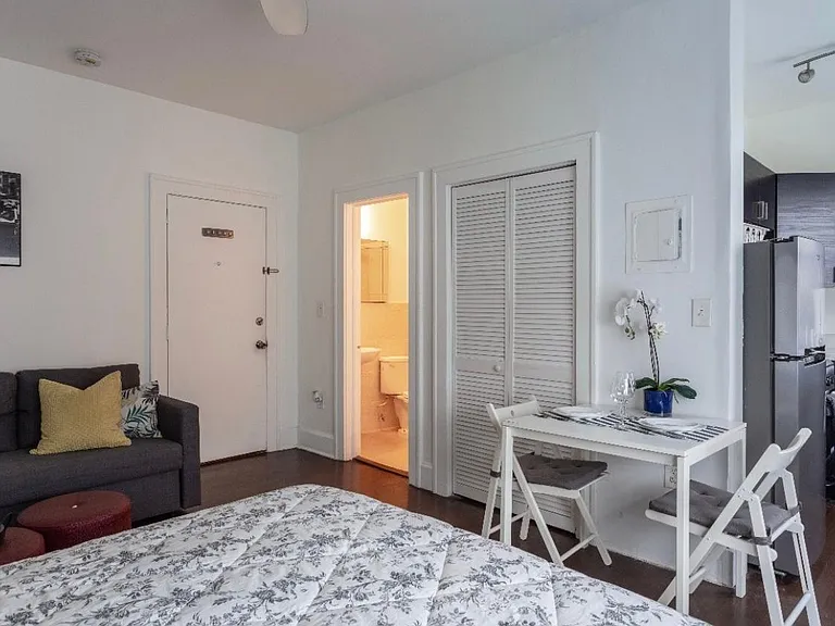 1611 Michigan Ave #5 — Photo 7