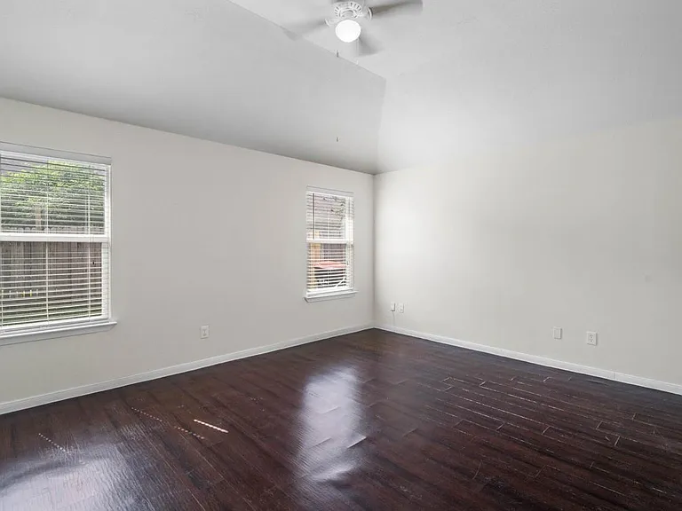 6631 Portlick Dr — Photo 12