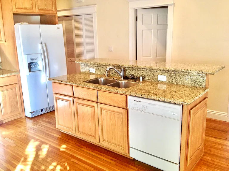 Granite countertops and ample prep space - shared kitchen minutes from USC campus