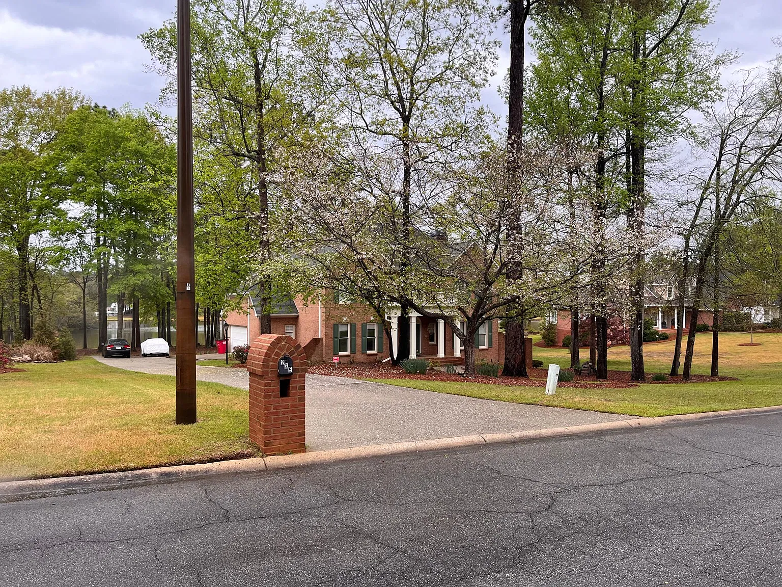 225 Trotters Run — Photo 2