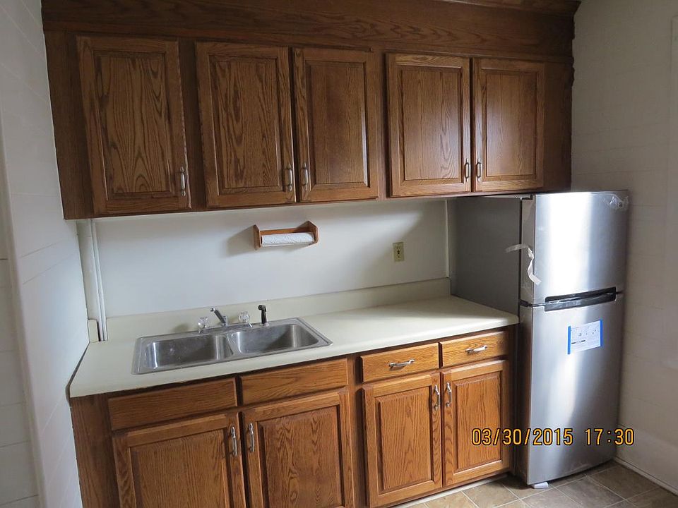 Updated kitchen, with new appliances