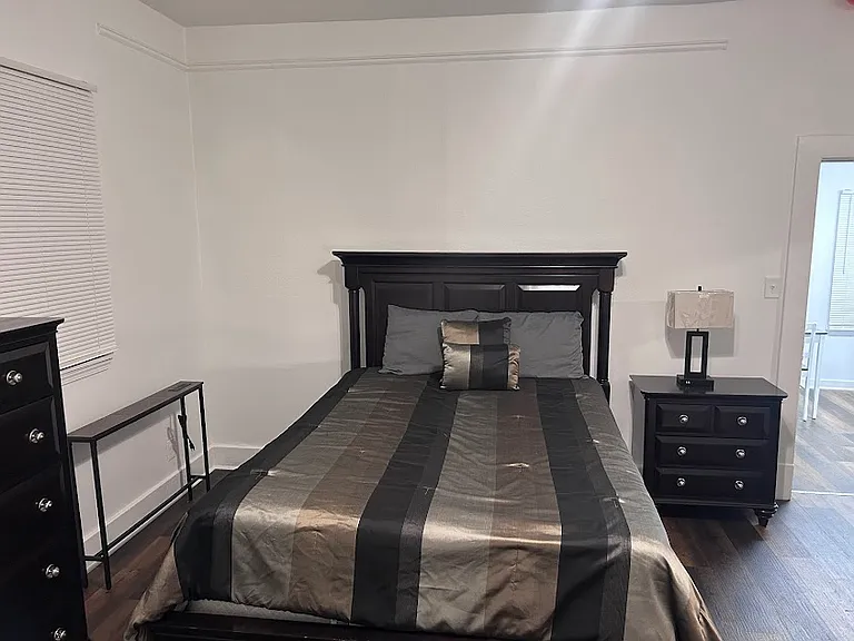 1510 N Poplar St — Photo 10