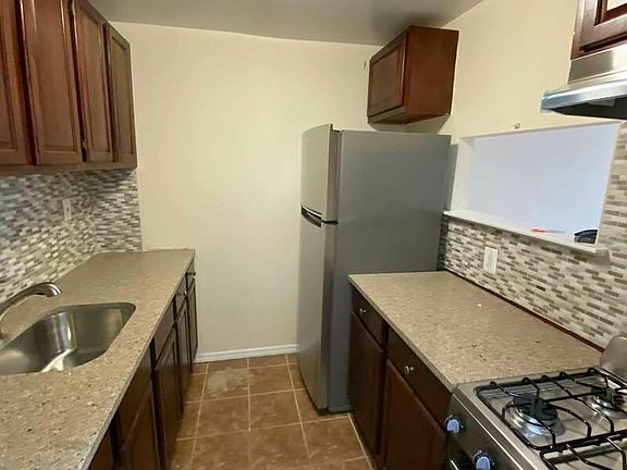 3rd image of 118 Wolcott St APT A