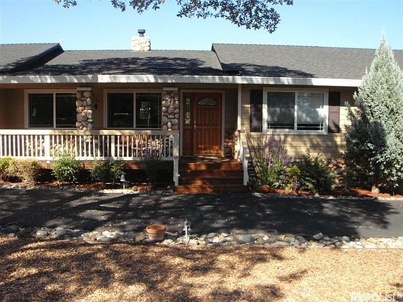 2nd image of 4040 Helen Ln
