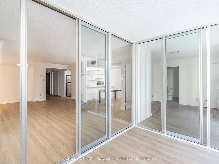 30 Wellington St E #1006 — Photo 2