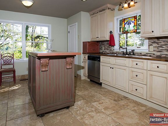 4th image of 309 Shadeswood Dr