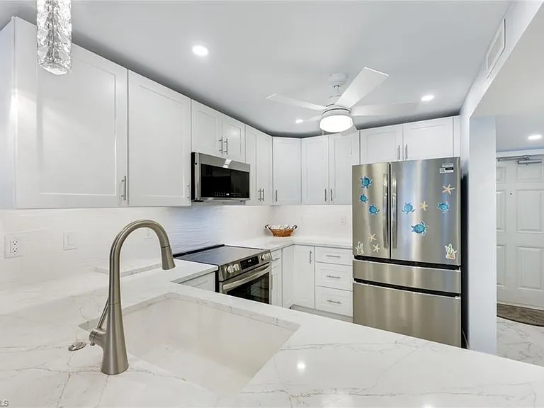 26000 Hickory Blvd #105 — Photo 6