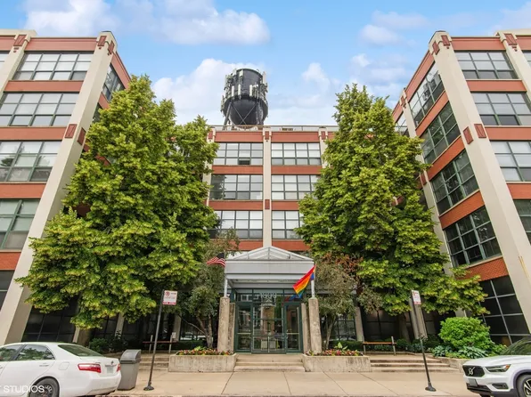 1800 W Roscoe St APT 324, Chicago, IL 60657