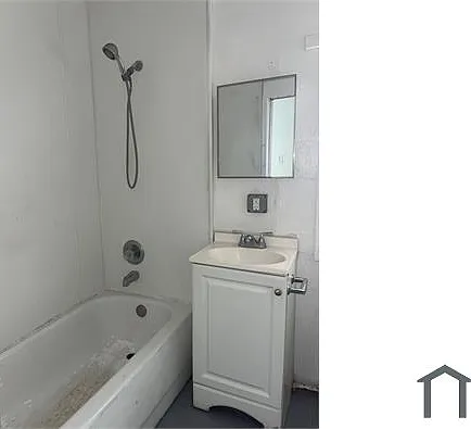 823 Avenue R NE #2 — Photo 8