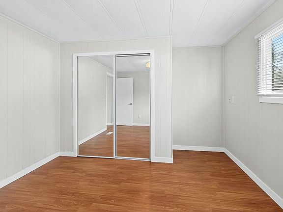 2nd image of 121 Ferry Rd #12