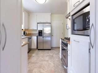 1530 Iroquois Ave, Long Beach, CA 90815