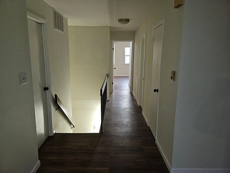 1710 Tracey St #B — Photo 9