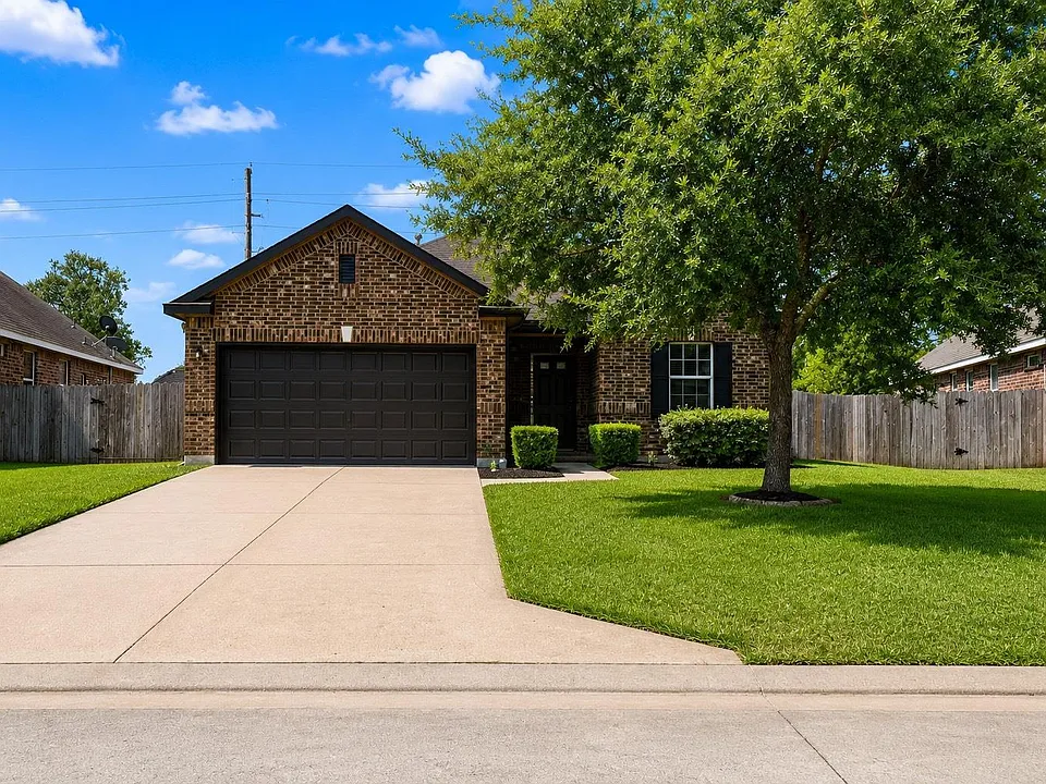 4418 Legends Bay Dr