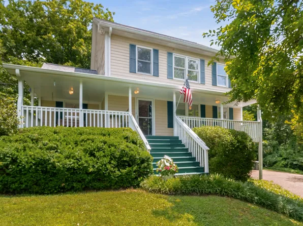 1112 Blythe Ct E, Nashville, TN 37221