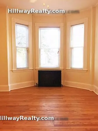 51 Custer St #3R — Photo 6
