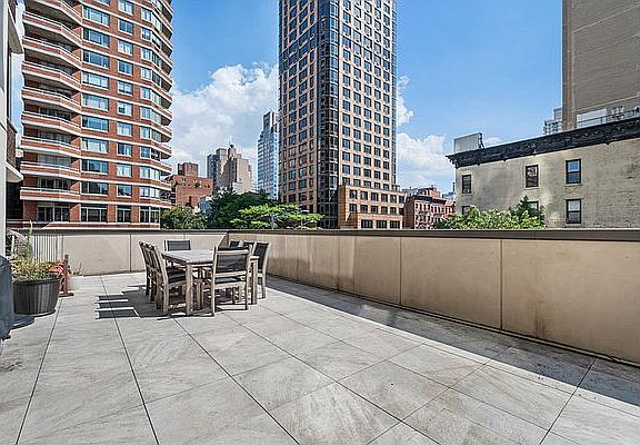 5th image of 351 E 84th St APT 2D