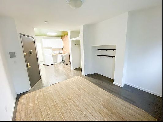 1st image of 318 E 104th St #1W