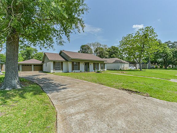 3rd image of 306 Red Bud Ln