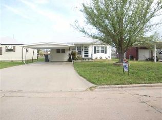 1919 NW Lake Ave, Lawton, OK 73507