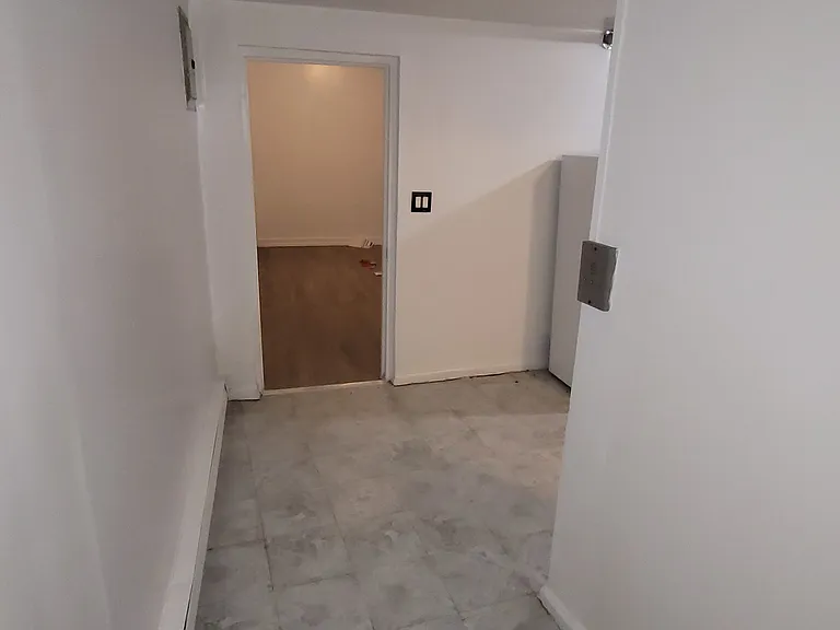 1841 Mohegan Ave #15 — Photo 8
