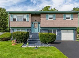 11 Tall Oaks Dr, Hazlet, NJ 07730